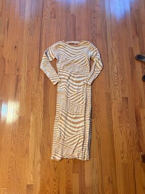 Open back! Lush Beige and White Zebra-Stripe Long Sleeve Maxi Dress